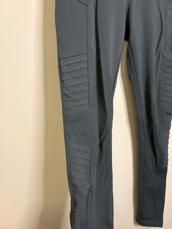 Women’s Athleta Delancey Moto Tight Size XS - Picture 4 of 7